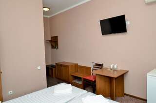 Мини-отель Корона Евпатория Стандартный двухместный номер с 1 кроватью или 2 отдельными кроватями-1