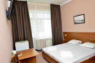 Мини-отель Корона Евпатория Стандартный двухместный номер с 1 кроватью или 2 отдельными кроватями-2